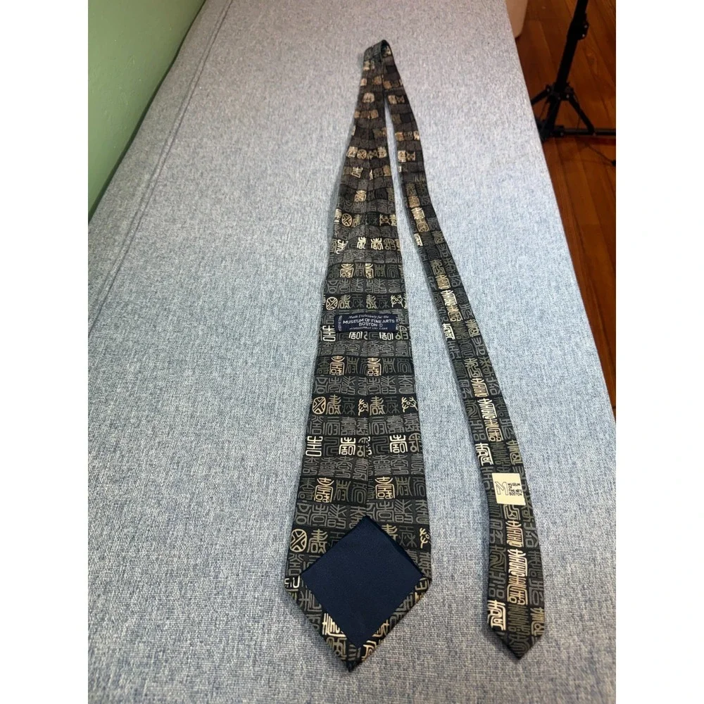 Vintage MUSEUM OF FINE ARTS BOSTON 100% SILK TIE